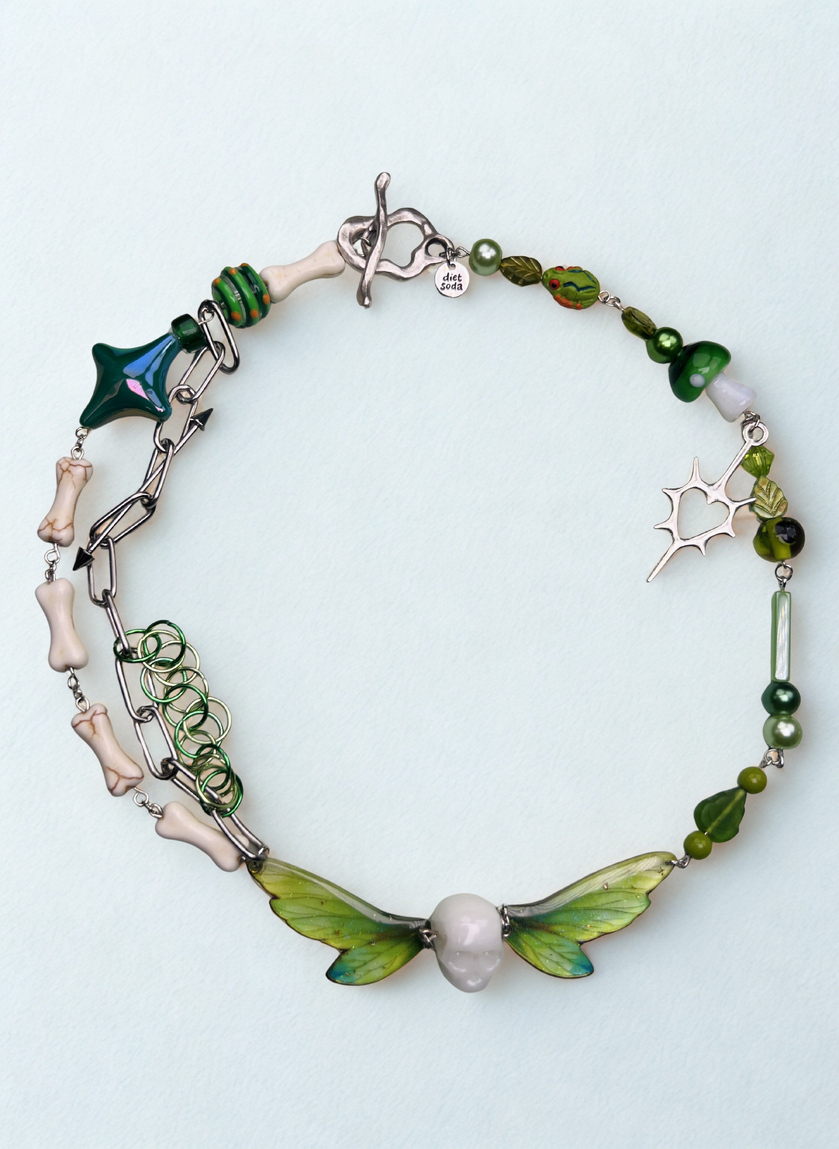 vert decay necklace