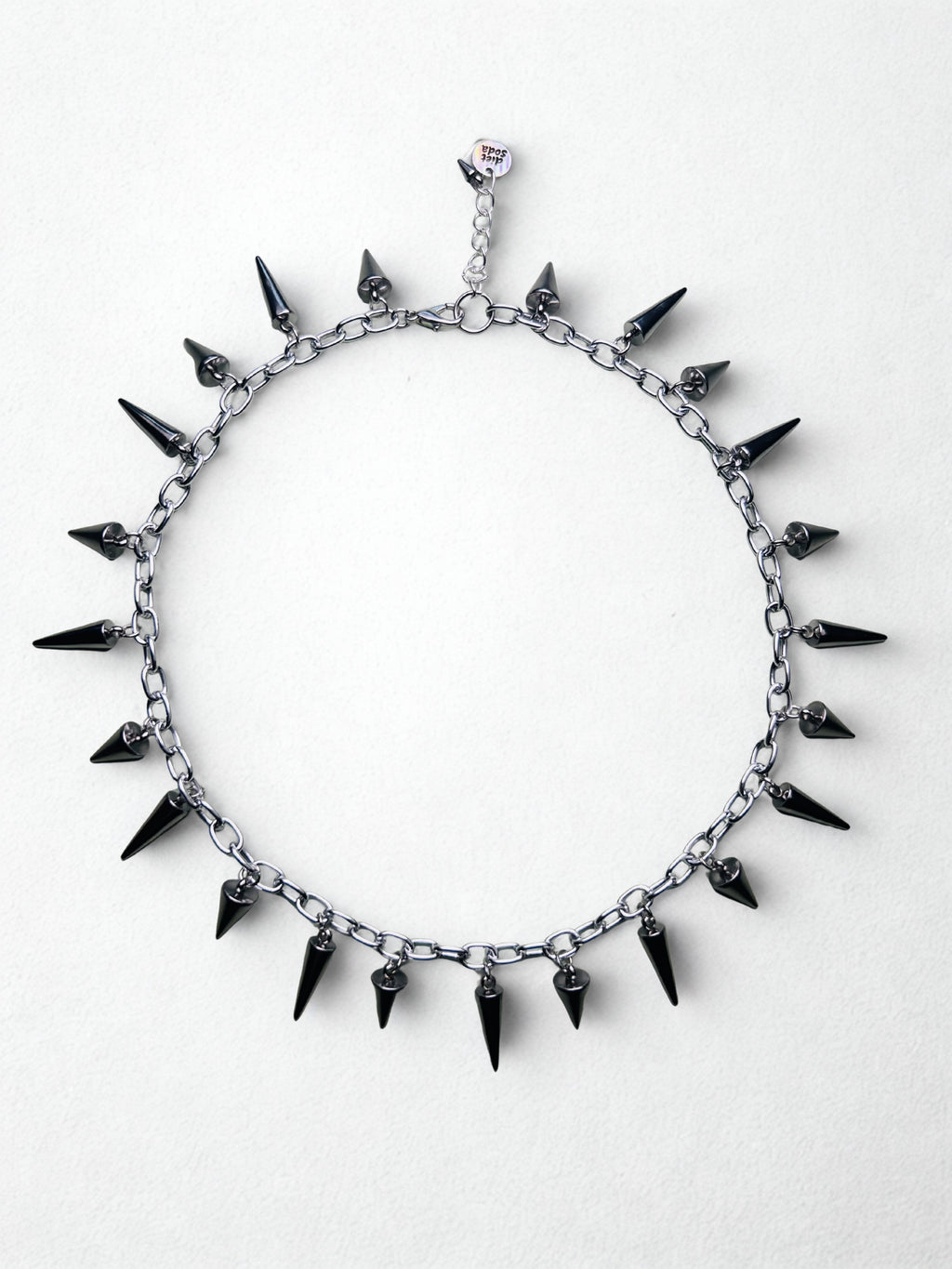 pretty hostile choker